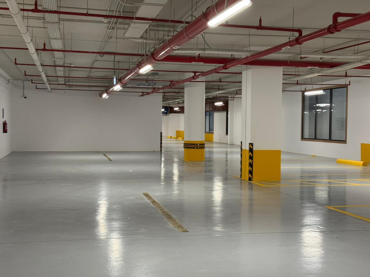 Gold's Gym parking facility